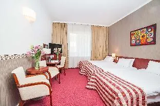 Отель Premier 4*
